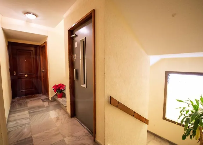 Spacious With A View - Historic Center By Rems Appartamento